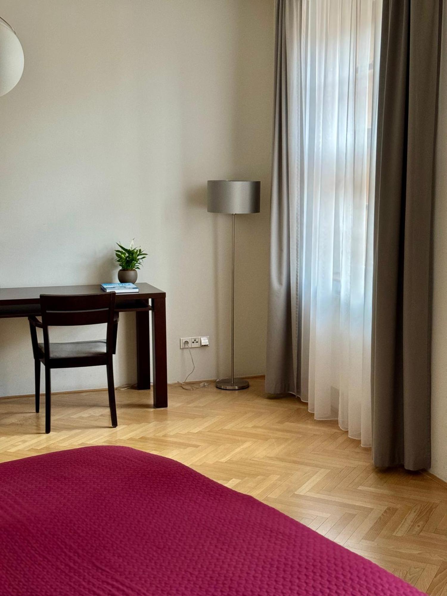 Rezidence Ostrovni Lejlighedshotel Prag Eksteriør billede