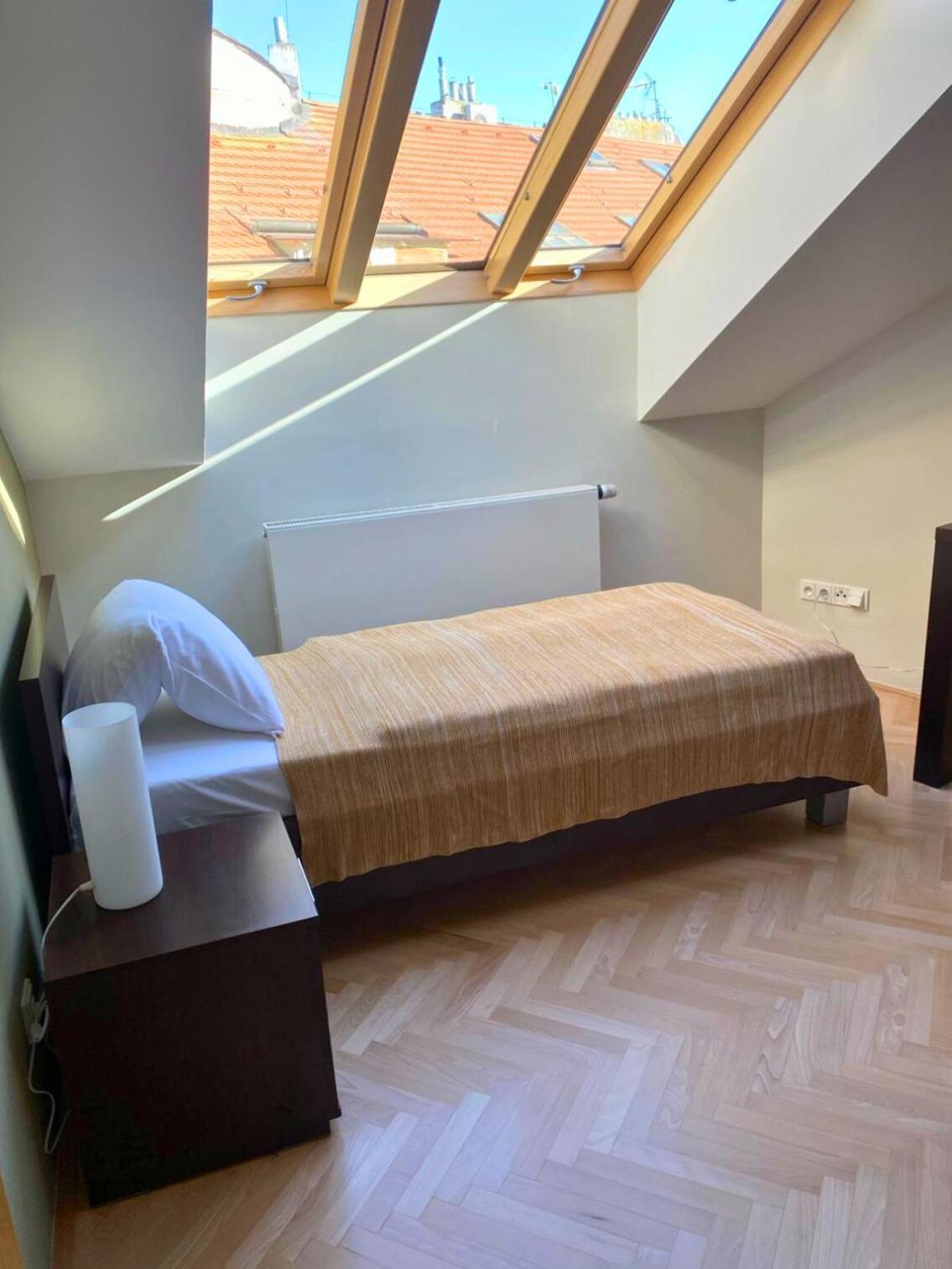 Rezidence Ostrovni Lejlighedshotel Prag Eksteriør billede
